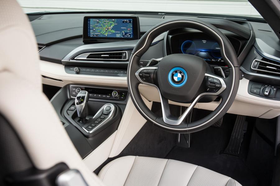  BMW i8 2014 года  (UK) (фото 63 из 69)